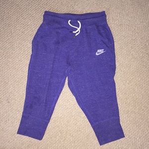 Nike jogger capris